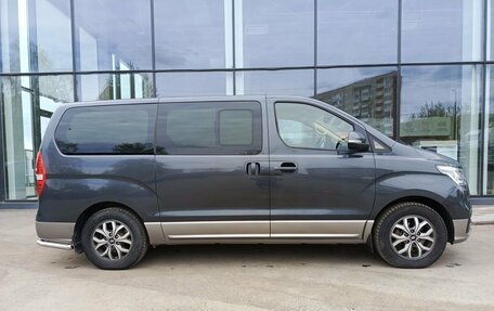 Hyundai H-1 II рестайлинг, 2019 год, 2 560 000 рублей, 5 фотография
