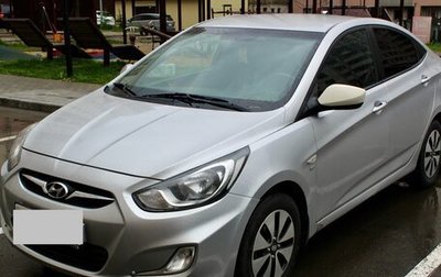 Hyundai Solaris II рестайлинг, 2013 год, 900 000 рублей, 1 фотография