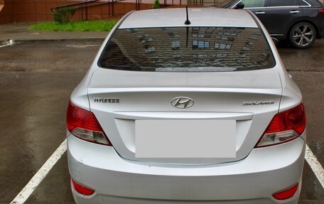 Hyundai Solaris II рестайлинг, 2013 год, 900 000 рублей, 3 фотография