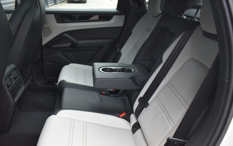 Porsche Cayenne III, 2024 год, 19 800 000 рублей, 16 фотография