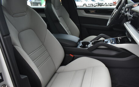 Porsche Cayenne III, 2024 год, 19 800 000 рублей, 18 фотография