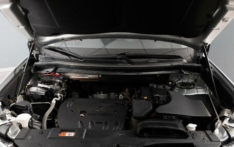Mitsubishi Outlander III рестайлинг 3, 2019 год, 2 295 000 рублей, 14 фотография