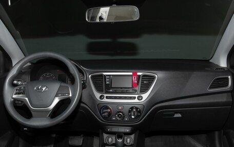 Hyundai Solaris II рестайлинг, 2018 год, 1 350 000 рублей, 9 фотография
