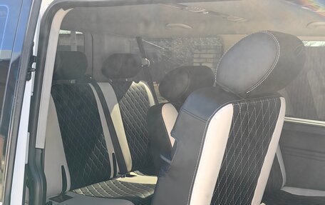 Volkswagen Caravelle T6 рестайлинг, 2017 год, 2 550 000 рублей, 1 фотография