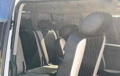Volkswagen Caravelle T6 рестайлинг, 2017 год, 2 550 000 рублей, 1 фотография