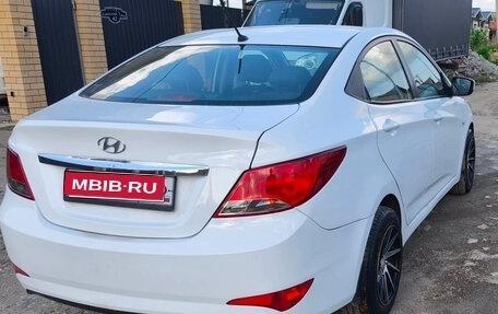 Hyundai Solaris II рестайлинг, 2016 год, 700 000 рублей, 1 фотография