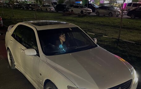 Toyota Altezza, 1999 год, 550 000 рублей, 4 фотография