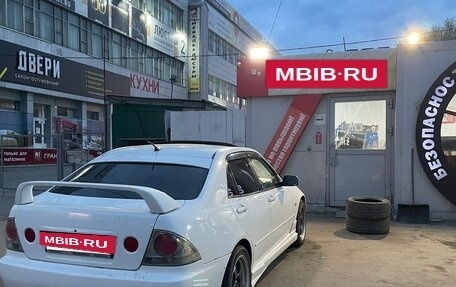 Toyota Altezza, 1999 год, 550 000 рублей, 2 фотография