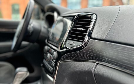Jeep Grand Cherokee, 2019 год, 4 500 000 рублей, 25 фотография