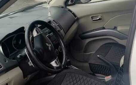 Mitsubishi Outlander III рестайлинг 3, 2008 год, 1 100 000 рублей, 6 фотография
