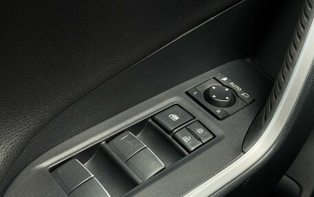 Toyota RAV4, 2021 год, 4 085 000 рублей, 16 фотография