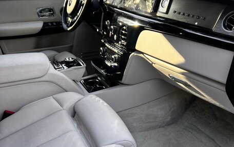 Rolls-Royce Phantom VIII, 2018 год, 49 000 000 рублей, 10 фотография
