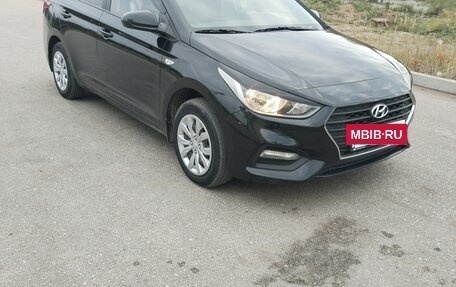 Hyundai Solaris II рестайлинг, 2017 год, 950 000 рублей, 3 фотография