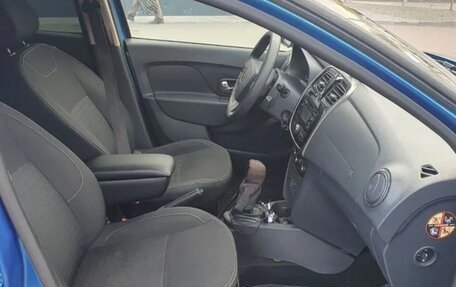 Renault Logan II, 2015 год, 786 000 рублей, 3 фотография