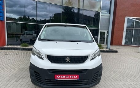 Peugeot Traveller I, 2020 год, 2 090 000 рублей, 2 фотография