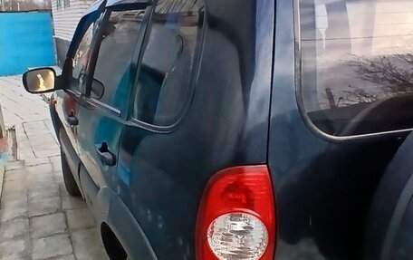 Chevrolet Niva I рестайлинг, 2010 год, 500 000 рублей, 3 фотография