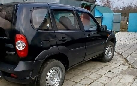 Chevrolet Niva I рестайлинг, 2010 год, 500 000 рублей, 4 фотография