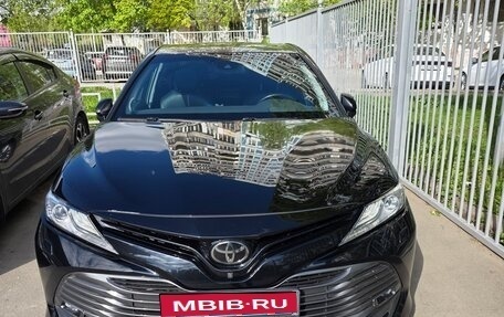 Toyota Camry, 2021 год, 3 650 000 рублей, 1 фотография