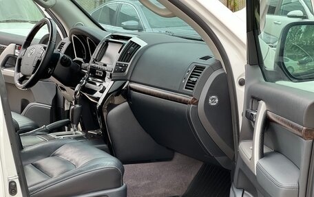 Toyota Land Cruiser 200, 2014 год, 4 850 000 рублей, 10 фотография