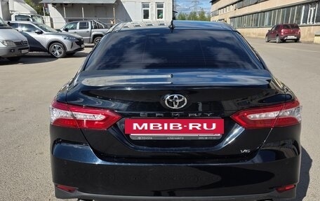 Toyota Camry, 2021 год, 3 650 000 рублей, 2 фотография