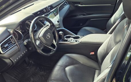 Toyota Camry, 2021 год, 3 650 000 рублей, 8 фотография