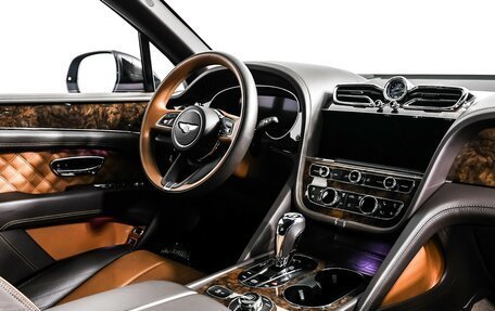 Bentley Bentayga I, 2021 год, 24 790 000 рублей, 9 фотография