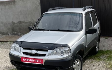 Chevrolet Niva I рестайлинг, 2012 год, 600 000 рублей, 3 фотография