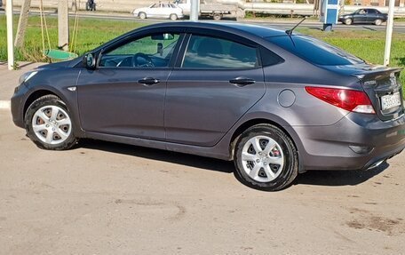 Hyundai Solaris II рестайлинг, 2011 год, 750 000 рублей, 4 фотография