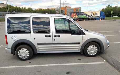 Ford Tourneo Connect I, 2010 год, 800 000 рублей, 3 фотография
