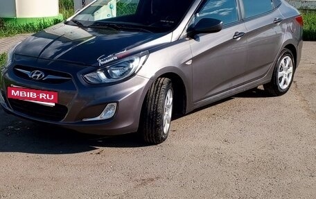 Hyundai Solaris II рестайлинг, 2011 год, 750 000 рублей, 3 фотография