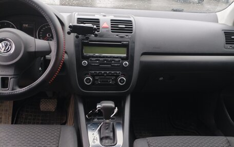 Volkswagen Jetta VI, 2009 год, 700 000 рублей, 4 фотография