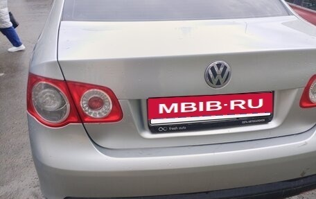 Volkswagen Jetta VI, 2009 год, 700 000 рублей, 3 фотография
