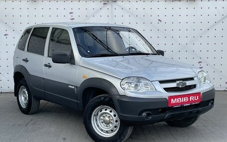 Chevrolet Niva I рестайлинг, 2011 год, 590 000 рублей, 2 фотография