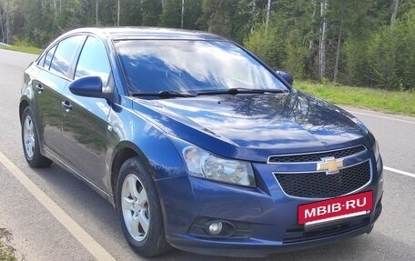 Chevrolet Cruze II, 2010 год, 700 000 рублей, 5 фотография