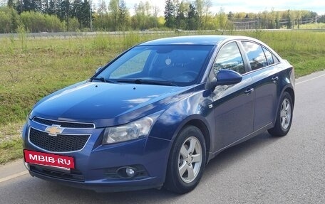 Chevrolet Cruze II, 2010 год, 700 000 рублей, 4 фотография