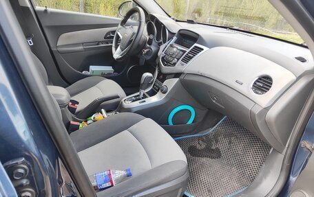 Chevrolet Cruze II, 2010 год, 700 000 рублей, 13 фотография