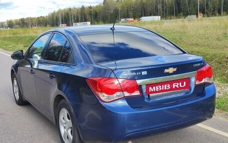 Chevrolet Cruze II, 2010 год, 700 000 рублей, 7 фотография