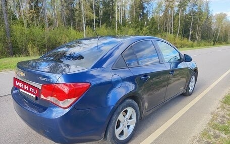 Chevrolet Cruze II, 2010 год, 700 000 рублей, 8 фотография