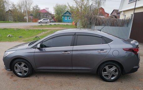 Hyundai Solaris II рестайлинг, 2021 год, 2 050 000 рублей, 3 фотография