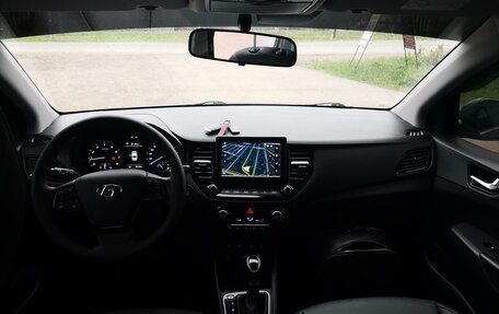 Hyundai Solaris II рестайлинг, 2021 год, 2 050 000 рублей, 10 фотография