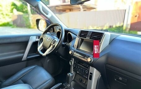 Toyota Land Cruiser Prado 150 рестайлинг 2, 2010 год, 2 630 000 рублей, 3 фотография