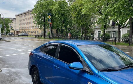 Hyundai Solaris II рестайлинг, 2018 год, 950 000 рублей, 2 фотография