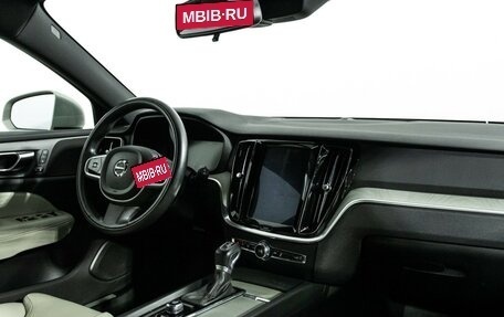 Volvo V60 Cross Country II, 2019 год, 3 249 700 рублей, 9 фотография