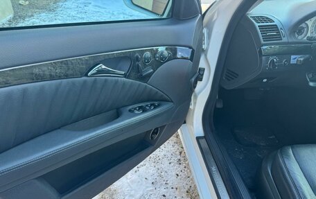 Mercedes-Benz E-Класс, 2003 год, 1 100 000 рублей, 8 фотография