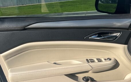 Cadillac SRX II рестайлинг, 2010 год, 1 400 000 рублей, 27 фотография
