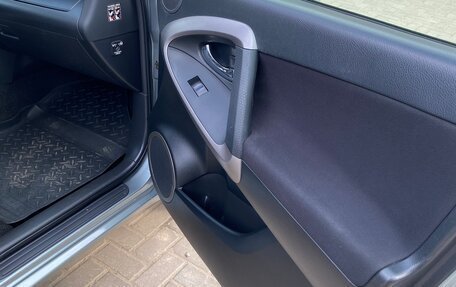 Toyota RAV4, 2006 год, 1 200 000 рублей, 21 фотография