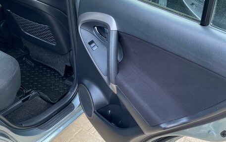 Toyota RAV4, 2006 год, 1 200 000 рублей, 19 фотография