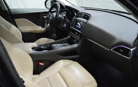 Jaguar F-Pace, 2017 год, 2 589 000 рублей, 12 фотография