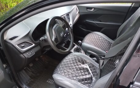 Hyundai Solaris II рестайлинг, 2018 год, 1 350 000 рублей, 9 фотография