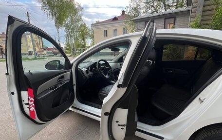 Chevrolet Cruze II, 2011 год, 670 000 рублей, 7 фотография